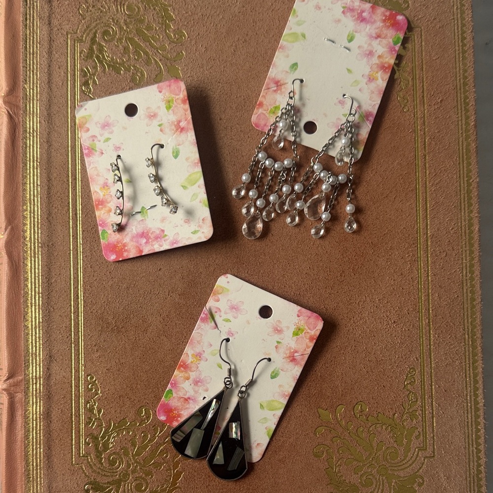 Lot of Earrings
